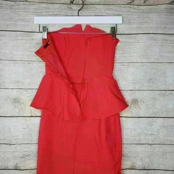 LULUS Exclusive Forget Me Notch Strapless Red Dress peplum waist size small - Picture 4 of 9